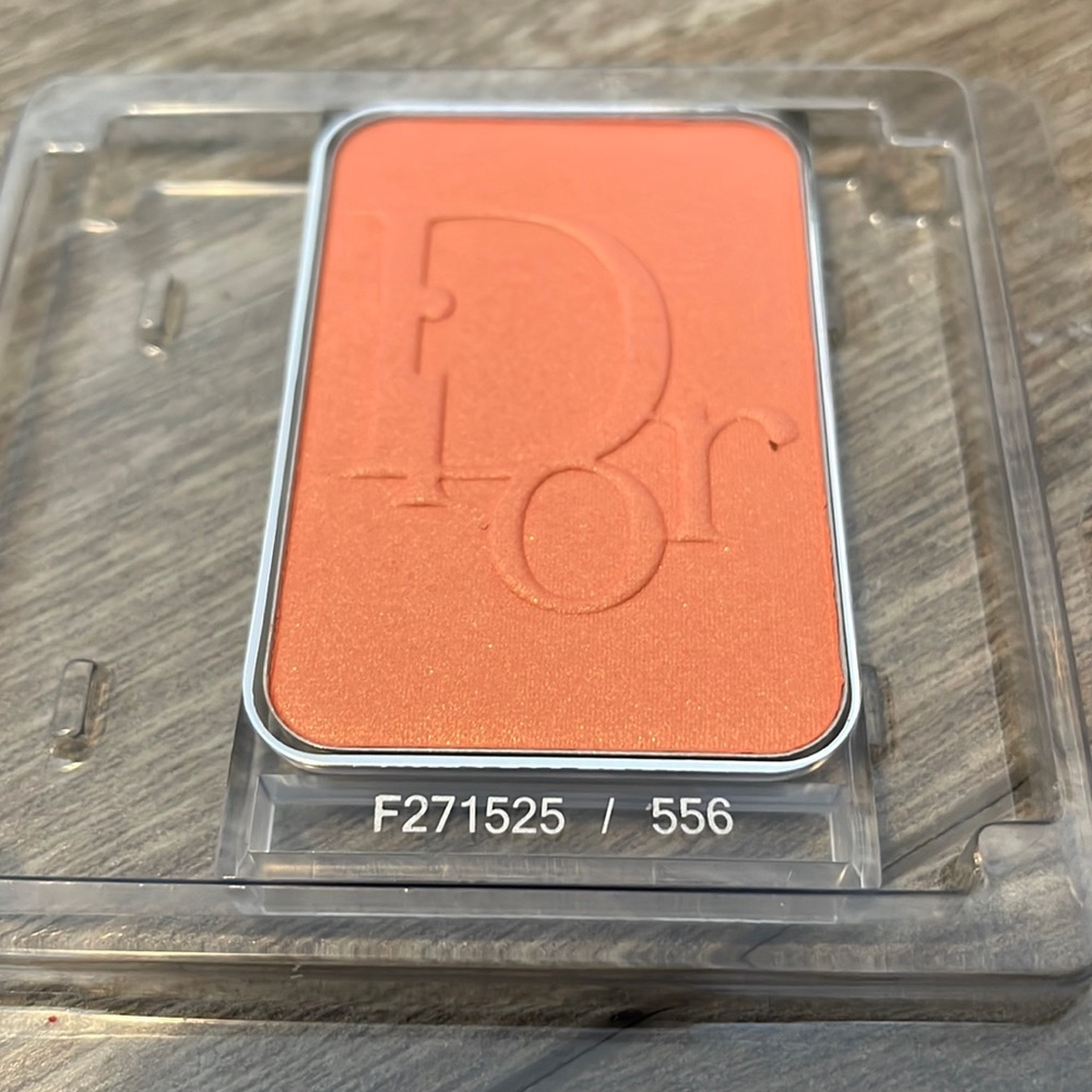 Christian Dior Blush Vibrant Colour Powder Blush - # 556